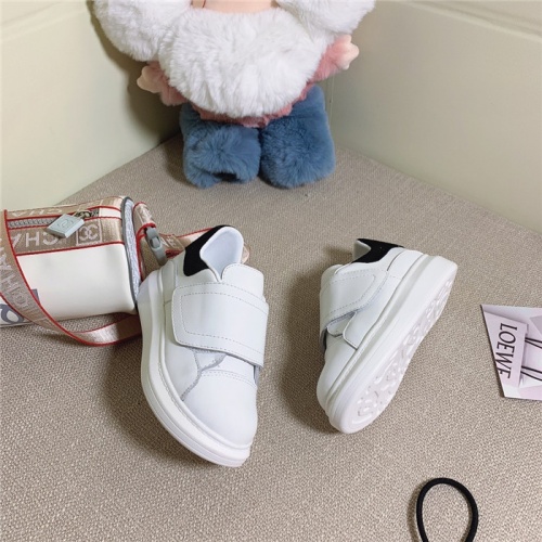 Replica Alexander McQueen Kids\'Shoes For Kids #831113 $66.00 USD for Wholesale