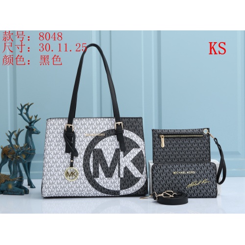 Cheap Michael Kors Handbags For Women #899357, $$39.00 USD On Michael Kors Handbags