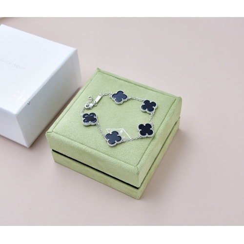 Cheap Van Cleef &amp; Arpels Bracelets For Women #1191562, $$22.00 USD On Van Cleef &amp; Arpels Bracelets