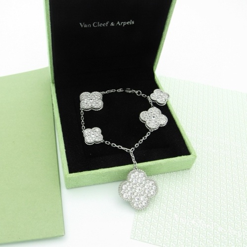 Cheap Van Cleef &amp; Arpels Bracelets For Women #1262951, $$39.00 USD On Van Cleef &amp; Arpels Bracelets