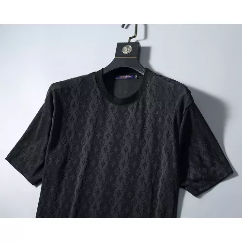 Replica Louis Vuitton LV T-Shirts Short Sleeved For Men #1277723 $25.00 USD for Wholesale