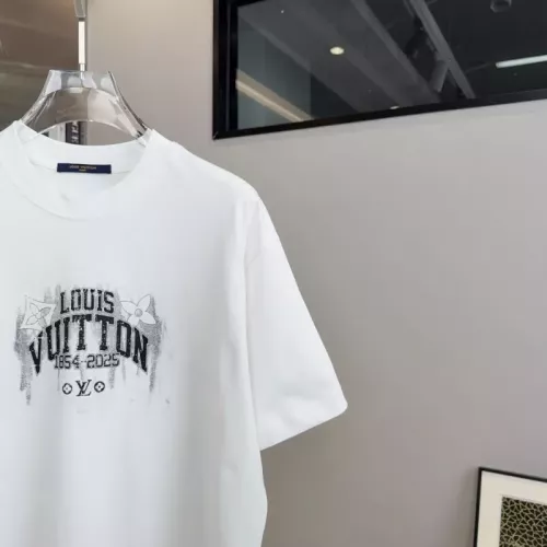 Replica Louis Vuitton LV T-Shirts Short Sleeved For Unisex #1302695 $41.00 USD for Wholesale