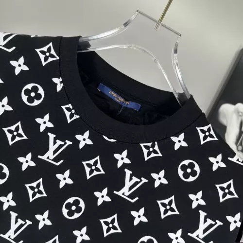 Replica Louis Vuitton LV T-Shirts Short Sleeved For Unisex #1317687 $45.00 USD for Wholesale