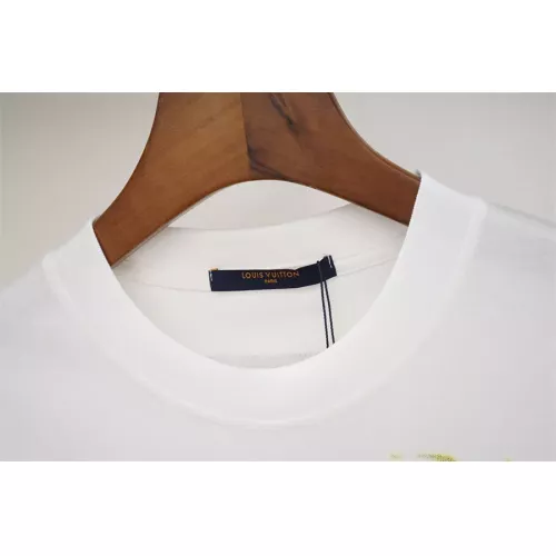 Replica Louis Vuitton LV T-Shirts Short Sleeved For Unisex #1323369 $34.00 USD for Wholesale