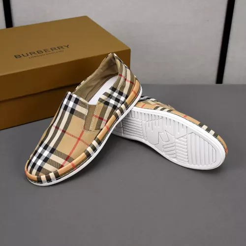 Replica Burberry Casual Shoes For Men #1330071 $76.00 USD for Wholesale
