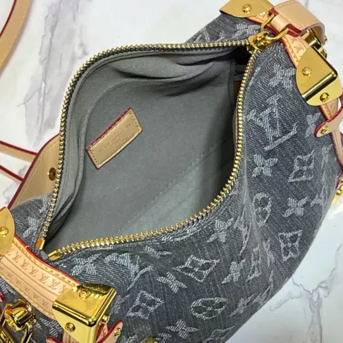 Replica Louis Vuitton AAA Quality Messenger Bags For Women #1330618 $80.00 USD for Wholesale