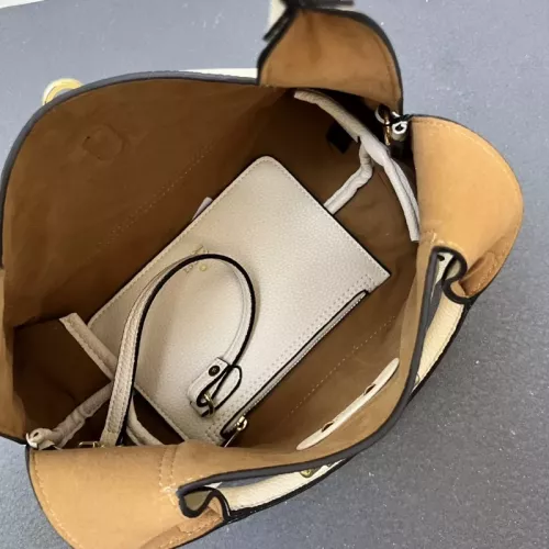 Replica Gucci AAA Quality Handbags For Women #1331191 $100.00 USD for Wholesale
