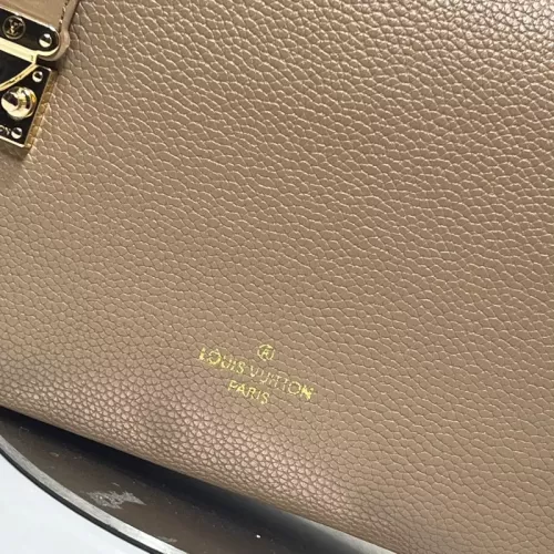 Replica Louis Vuitton AAA Quality Messenger Bags For Women #1332893 $72.00 USD for Wholesale