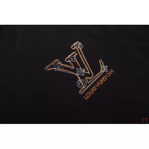Replica Louis Vuitton LV T-Shirts Short Sleeved For Unisex #1335389 $40.00 USD for Wholesale