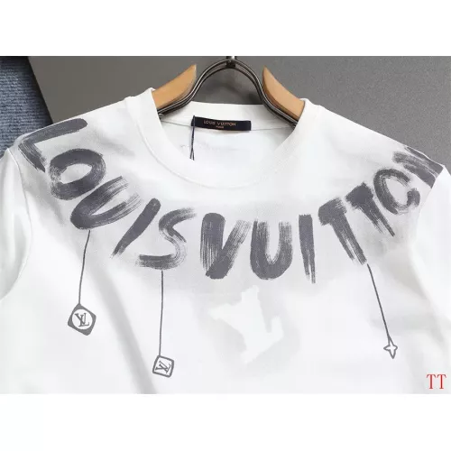 Replica Louis Vuitton LV T-Shirts Short Sleeved For Unisex #1335546 $39.00 USD for Wholesale