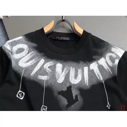 Replica Louis Vuitton LV T-Shirts Short Sleeved For Unisex #1335547 $39.00 USD for Wholesale