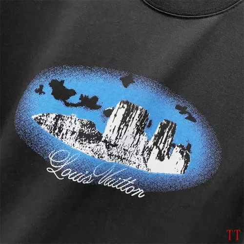 Replica Louis Vuitton LV T-Shirts Short Sleeved For Unisex #1335556 $42.00 USD for Wholesale