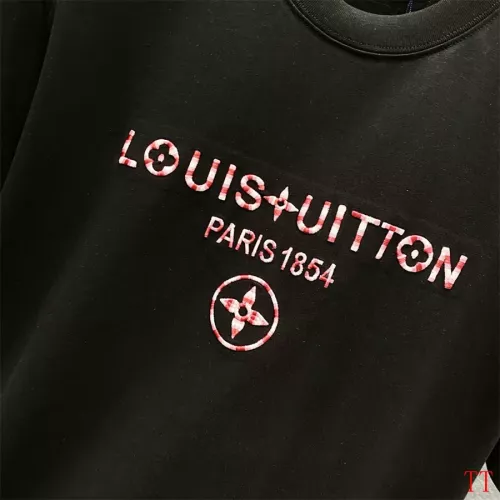 Replica Louis Vuitton LV T-Shirts Short Sleeved For Unisex #1335560 $42.00 USD for Wholesale