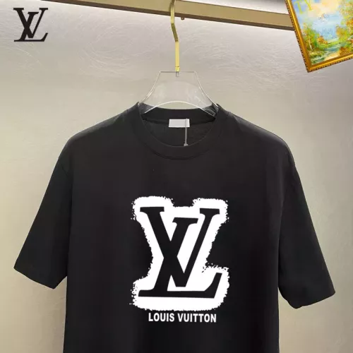 Replica Louis Vuitton LV T-Shirts Short Sleeved For Unisex #1336231 $25.00 USD for Wholesale