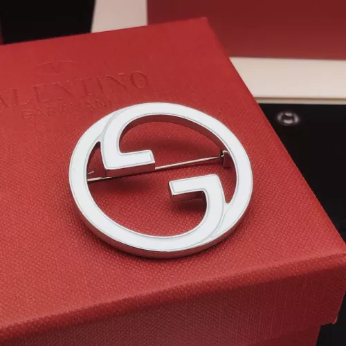 Replica Gucci Brooches For Women #1337712 $27.00 USD for Wholesale