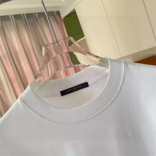 Replica Louis Vuitton LV T-Shirts Short Sleeved For Unisex #1343305 $42.00 USD for Wholesale