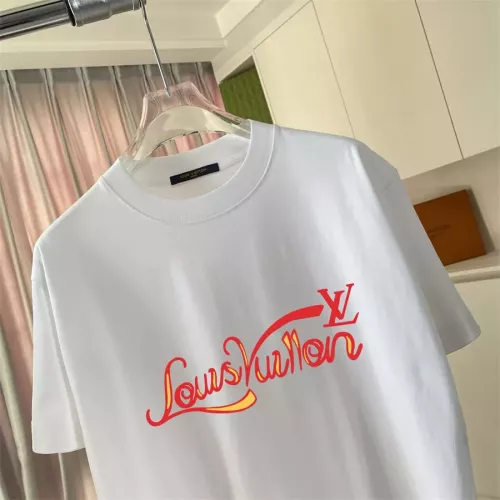 Replica Louis Vuitton LV T-Shirts Short Sleeved For Unisex #1343305 $42.00 USD for Wholesale