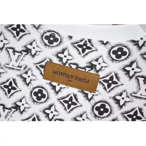 Replica Louis Vuitton LV T-Shirts Short Sleeved For Unisex #1343409 $34.00 USD for Wholesale