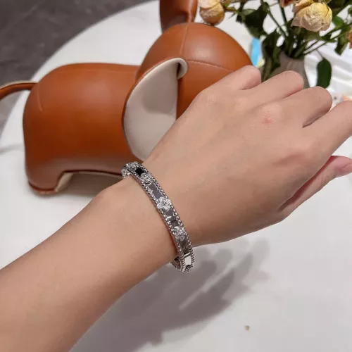 Replica Van Cleef & Arpels Bracelets #1344883 $39.00 USD for Wholesale