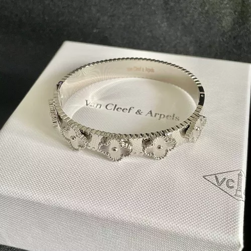Replica Van Cleef & Arpels Bracelets #1344891 $32.00 USD for Wholesale