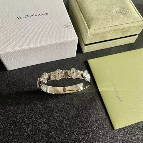 Replica Van Cleef & Arpels Bracelets #1344891 $32.00 USD for Wholesale