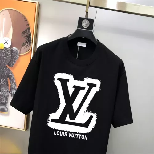 Replica Louis Vuitton LV T-Shirts Short Sleeved For Men #1346978 $40.00 USD for Wholesale