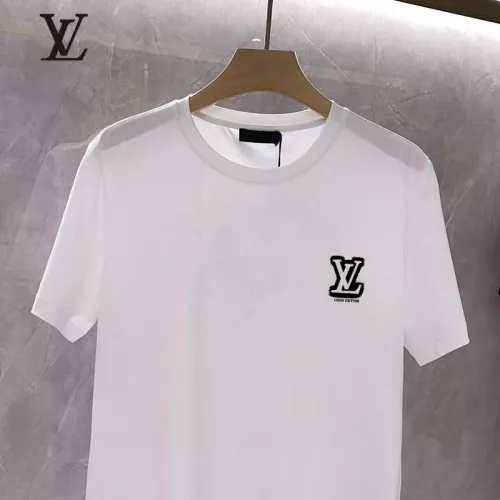 Replica Louis Vuitton LV T-Shirts Short Sleeved For Unisex #1347095 $25.00 USD for Wholesale