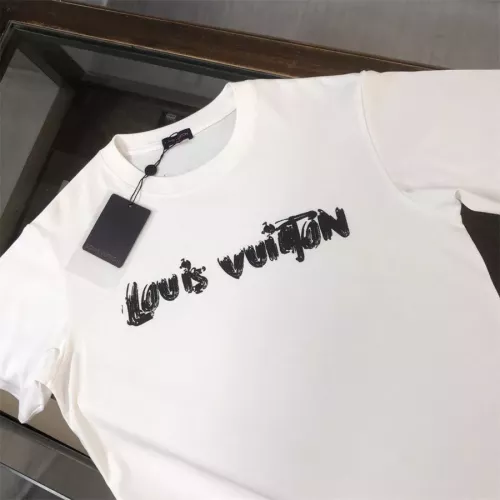 Replica Louis Vuitton LV T-Shirts Short Sleeved For Men #1347318 $45.00 USD for Wholesale
