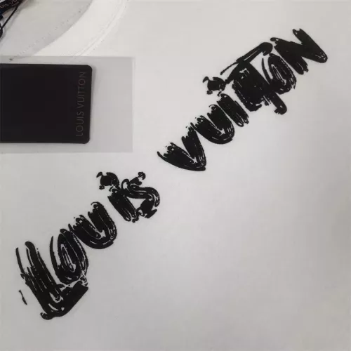 Replica Louis Vuitton LV T-Shirts Short Sleeved For Men #1347318 $45.00 USD for Wholesale