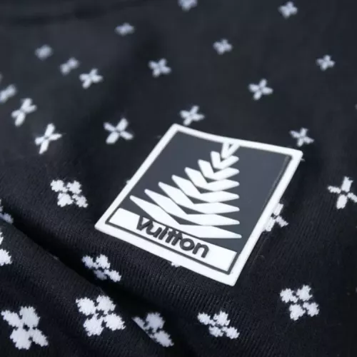 Replica Louis Vuitton LV T-Shirts Short Sleeved For Unisex #1349695 $39.00 USD for Wholesale