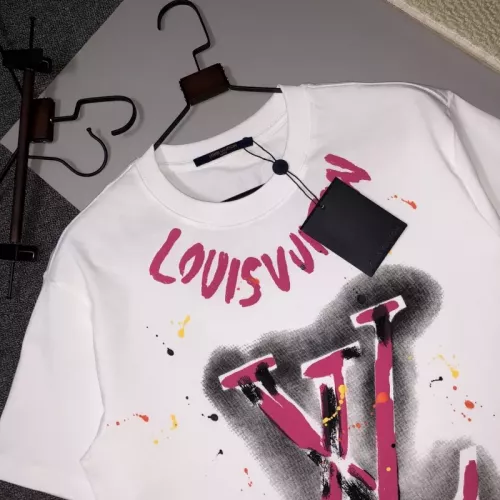 Replica Louis Vuitton LV T-Shirts Short Sleeved For Unisex #1350764 $42.00 USD for Wholesale