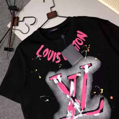 Replica Louis Vuitton LV T-Shirts Short Sleeved For Unisex #1350765 $42.00 USD for Wholesale