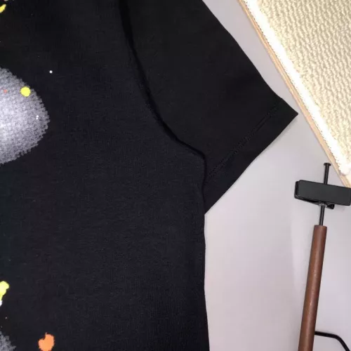 Replica Louis Vuitton LV T-Shirts Short Sleeved For Unisex #1350765 $42.00 USD for Wholesale