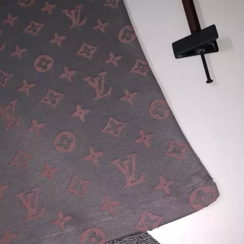 Replica Louis Vuitton LV T-Shirts Short Sleeved For Unisex #1350766 $42.00 USD for Wholesale