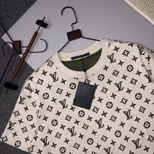 Replica Louis Vuitton LV T-Shirts Short Sleeved For Unisex #1350767 $42.00 USD for Wholesale