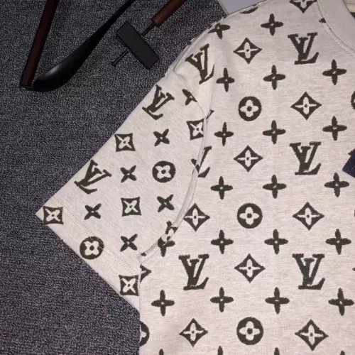 Replica Louis Vuitton LV T-Shirts Short Sleeved For Unisex #1350767 $42.00 USD for Wholesale