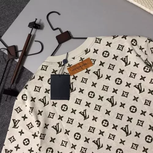 Replica Louis Vuitton LV T-Shirts Short Sleeved For Unisex #1350767 $42.00 USD for Wholesale