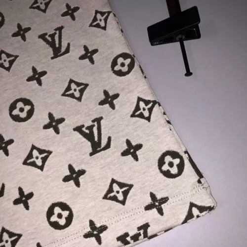 Replica Louis Vuitton LV T-Shirts Short Sleeved For Unisex #1350767 $42.00 USD for Wholesale