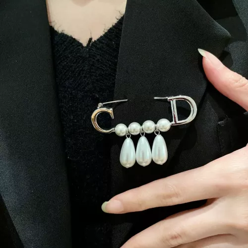 Replica Christian Dior Brooches For Women #1350968 $32.00 USD for Wholesale