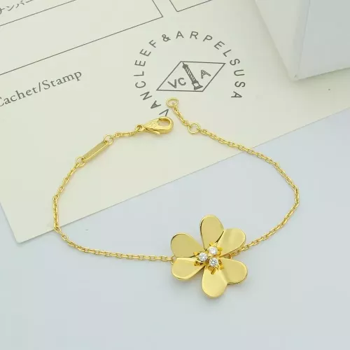 Cheap Van Cleef &amp; Arpels Bracelets For Women #1351816, $$25.00 USD On Van Cleef &amp; Arpels Bracelets