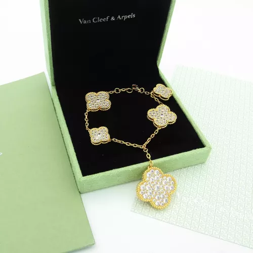 Replica Van Cleef & Arpels Jewelry Set For Women #1351859 $98.00 USD for Wholesale
