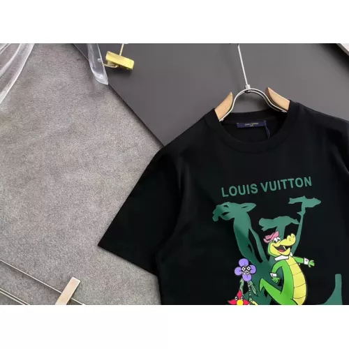 Replica Louis Vuitton LV T-Shirts Short Sleeved For Men #1354262 $40.00 USD for Wholesale