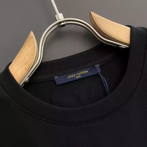 Replica Louis Vuitton LV T-Shirts Short Sleeved For Men #1354262 $40.00 USD for Wholesale
