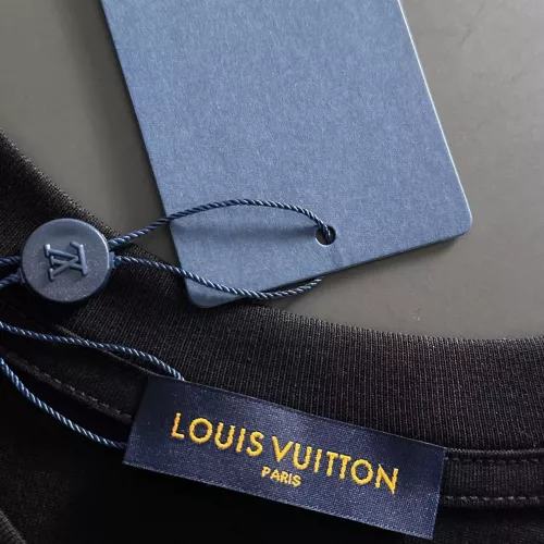 Replica Louis Vuitton LV T-Shirts Short Sleeved For Men #1354309 $40.00 USD for Wholesale