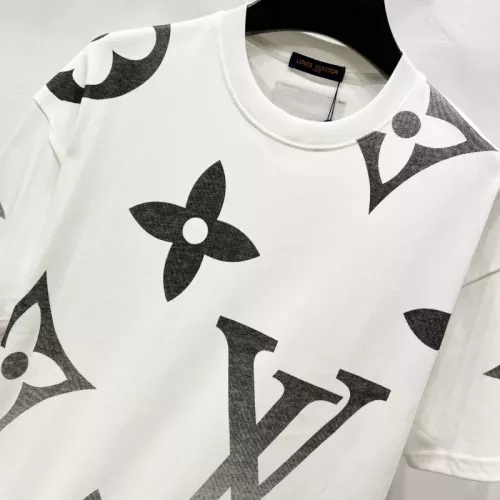 Replica Louis Vuitton LV T-Shirts Short Sleeved For Unisex #1361892 $40.00 USD for Wholesale