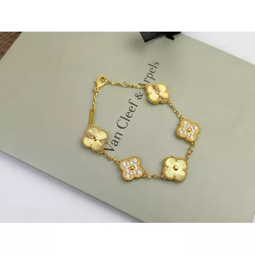 Cheap Van Cleef &amp; Arpels Bracelets For Women #1373141, $$34.00 USD On Van Cleef &amp; Arpels Bracelets