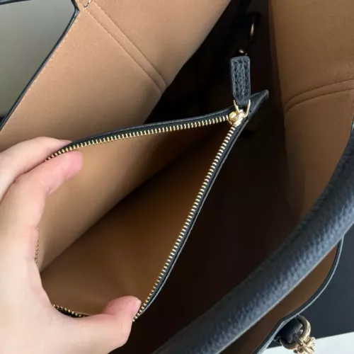 Replica Gucci AAA Quality Handbags For Women #1382152 $92.00 USD for Wholesale