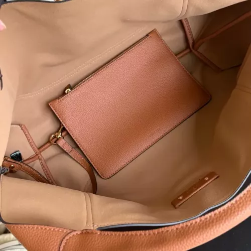 Replica Gucci AAA Quality Handbags For Women #1382155 $92.00 USD for Wholesale