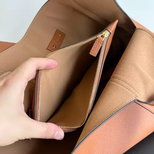 Replica Gucci AAA Quality Handbags For Women #1382155 $92.00 USD for Wholesale