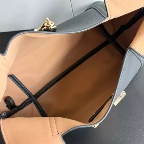 Replica Gucci AAA Quality Handbags For Women #1382164 $76.00 USD for Wholesale